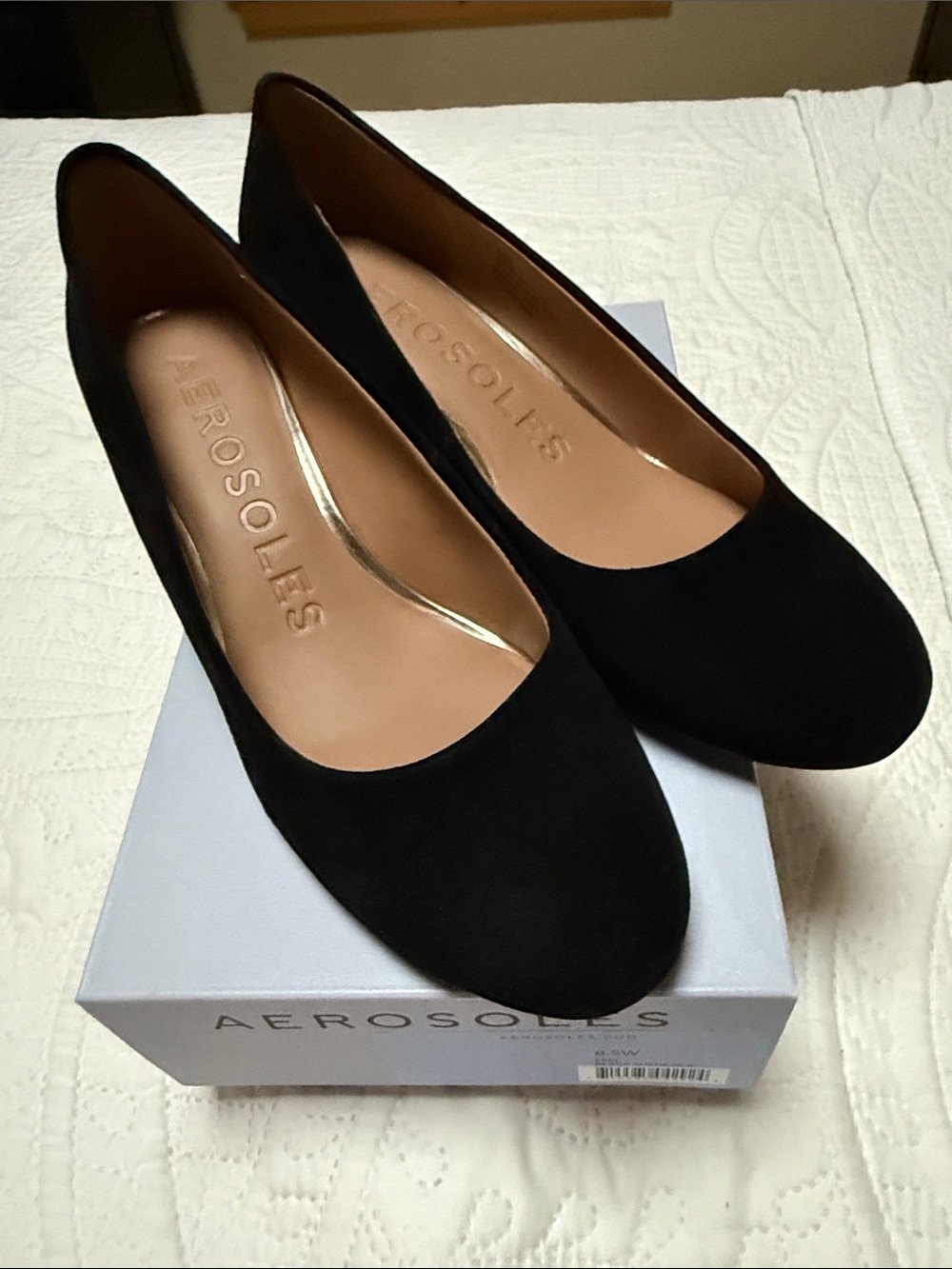 AEROSOLES Black Suede Rounded Toe Women's Flats